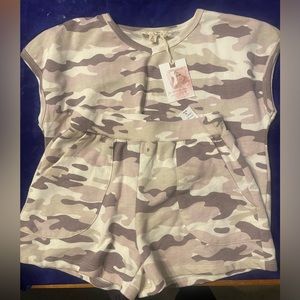 Jessica Simpson Camo outfit set NWT Size 8-10
